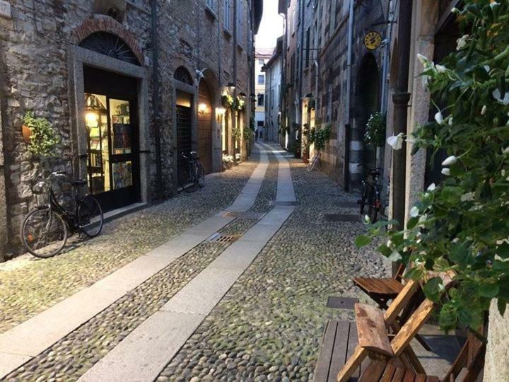 Antica Corte, Bilocale Nel Centro Storico Di Como Apartment Exterior photo